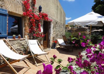 terrasse gites masia rabos costa brava catalogne espagne